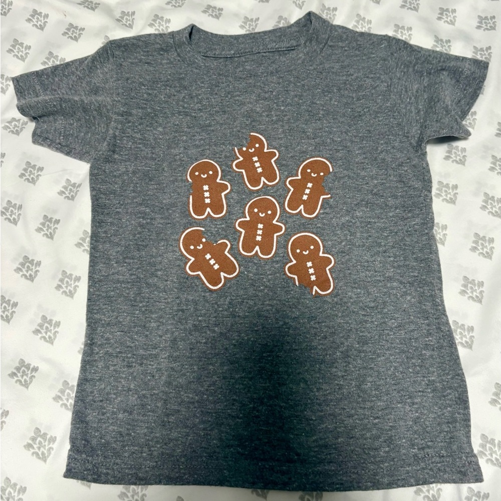 Charming Gray Kids' T-Shirt with Gingerbread Print